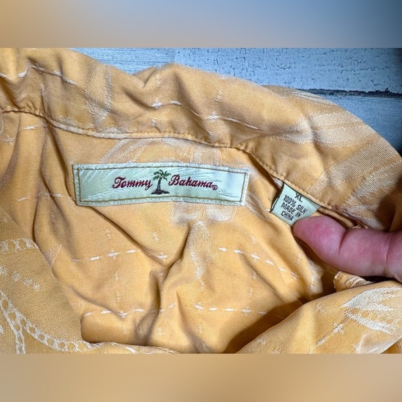 Tommy Bahama Mens XL 100% Silk Hawaiian Shirt Orange - Picture 4 of 9